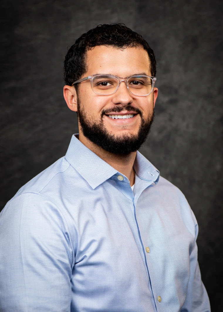 Carlos Arnot-Hopffer headshot